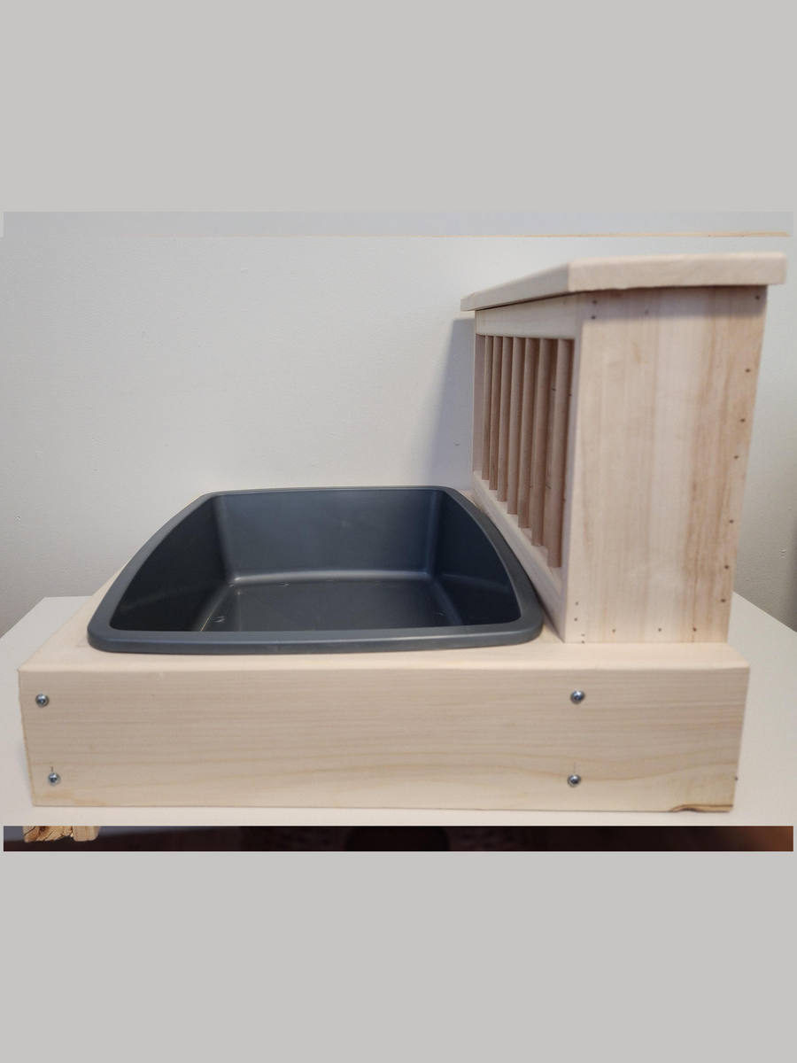 Rabbit litter box with hay feeder best sale