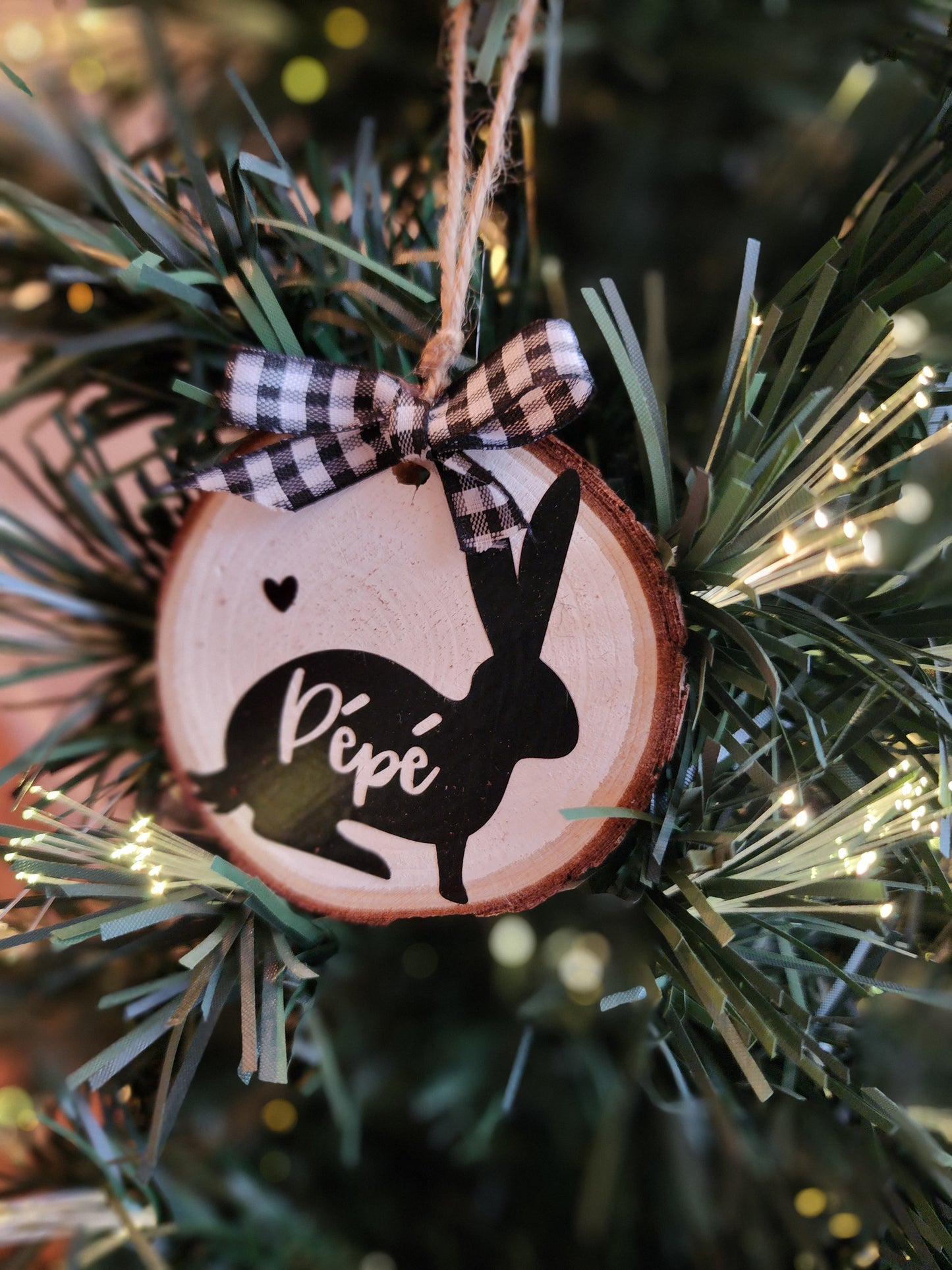  Personalized wooden ornament - Rabbit